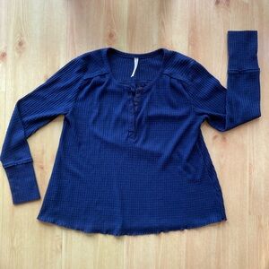 Anthropologie Women's Navy Long Sleeve Thermal Top Small